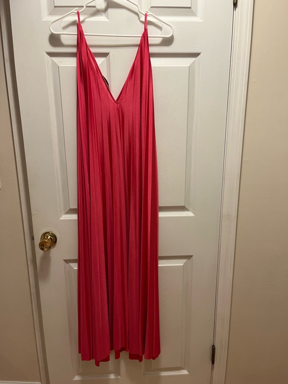 Zara Hot Pink V-Neck Spaghetti Strap Pleated Maxi Dress size Medium - Picture 2 of 4